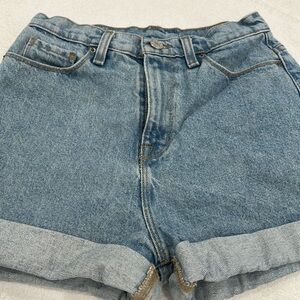 BDG High Waisted mom high rise Denim Shorts size 26W light washed